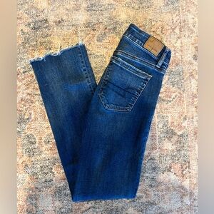 American Eagle Outfitters Dark Blue Cropped Jeans